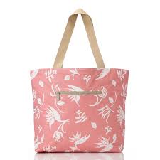 ALOHA PEKELO DAY TRIPPER