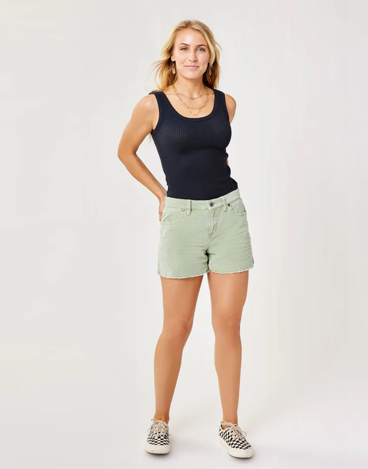 CARVE DESIGNS OAHU BUTTER SHORT 4"