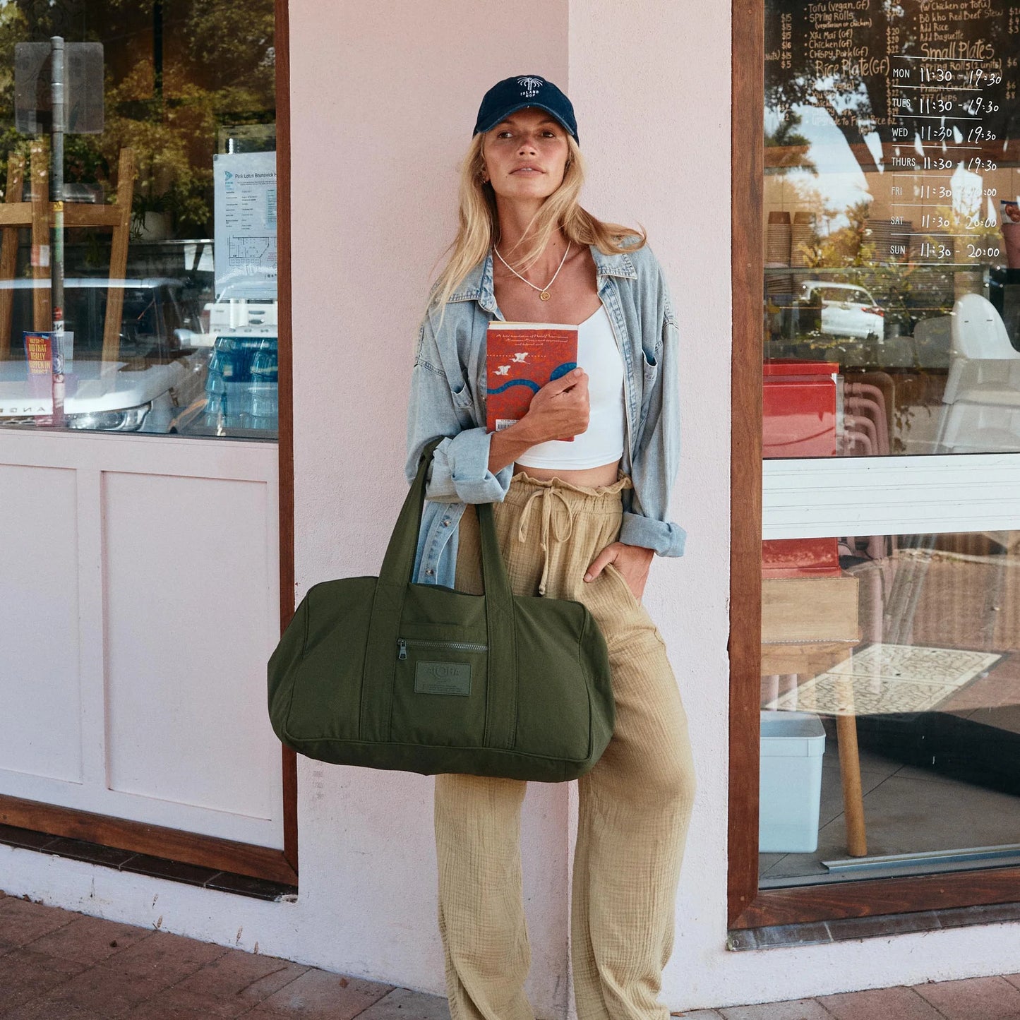 ALOHA MONOCHROME WEEKENDER