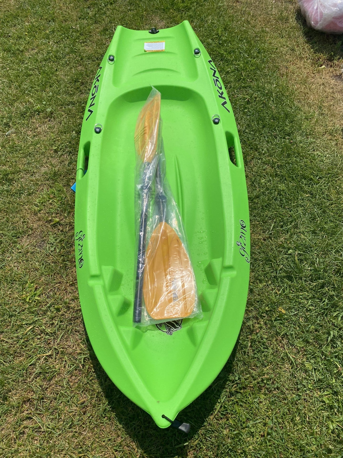 GIZMO KIDS KAYAK W PADDLE