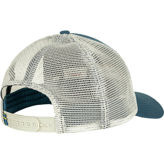 FJALLRAVEN LOGO LANGTRADARKEPS HAT